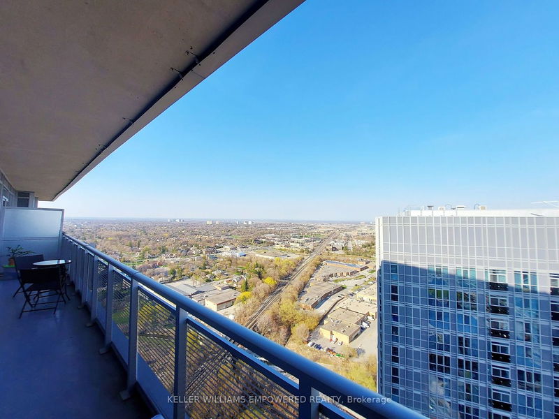 home for lease on 3411-255 Village Green Square