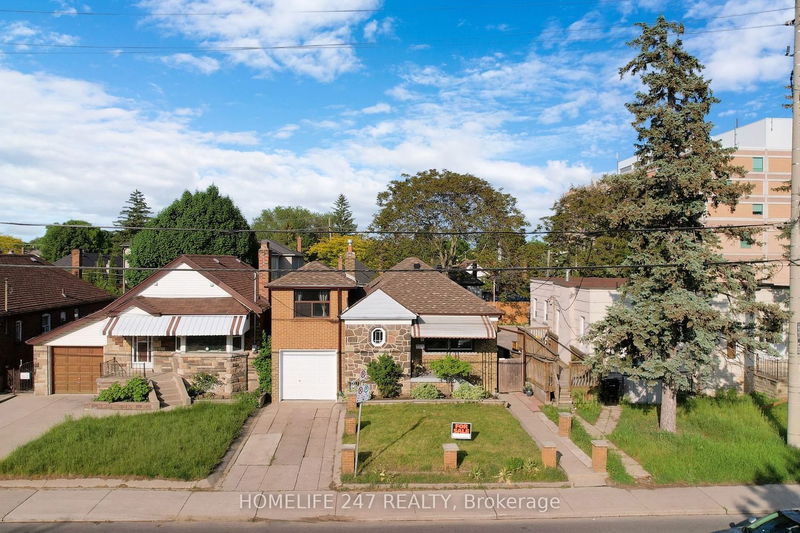 home for sale on 835 Coxwell Avenue