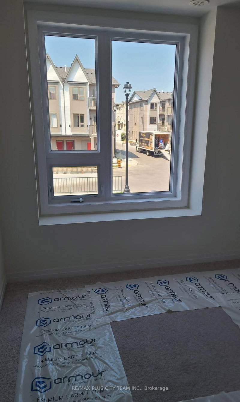 809 - 2635 William Jackson Dr, Pickering, L1P 2V8 | Image 3