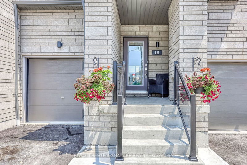 home for lease on 15 Caspian Square