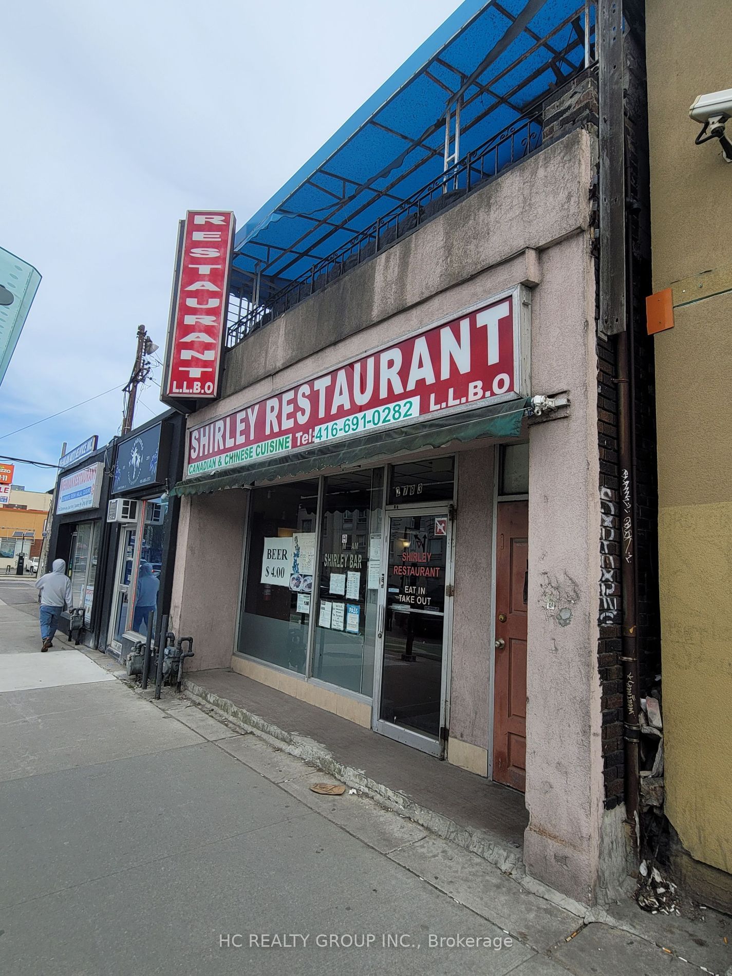 Building in 2783 Danforth Avenue