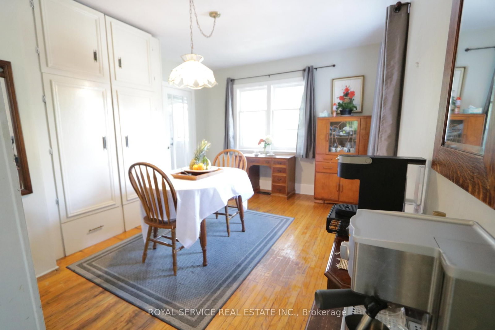 Listing Image 7
