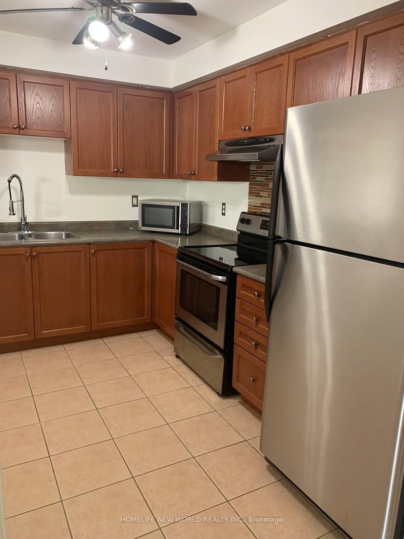 50 Toscana Dr, Whitby, L1R 3N7 | Image 2