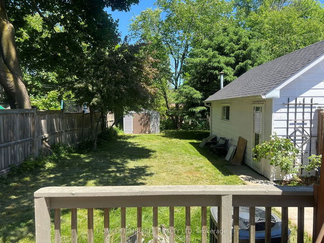 7 Harewood Avenue