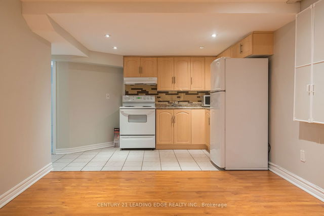 Lower - 22 Tresher Court