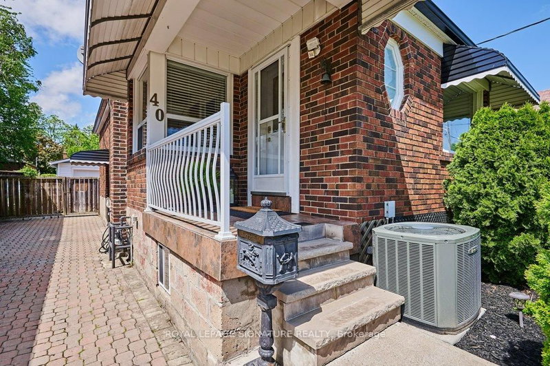 40 Tiago Ave, Toronto, M4B 2A1 | Image 3