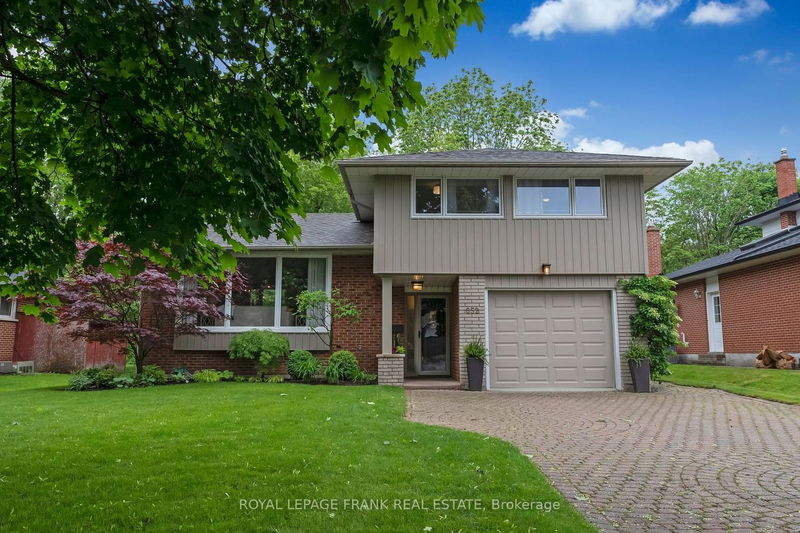 home for sale on 852 Oshawa Boulevard N