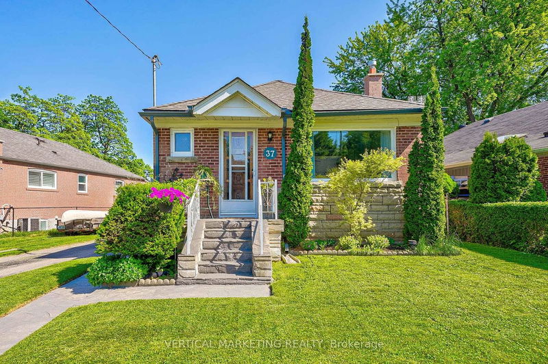 home for sale on 37 ARDEN Crescent