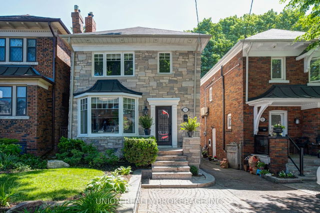 35 Glen Manor Drive