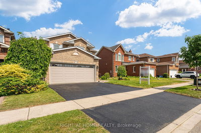 21 Fencerow Dr, Whitby - Rolling Acres image-0-1
