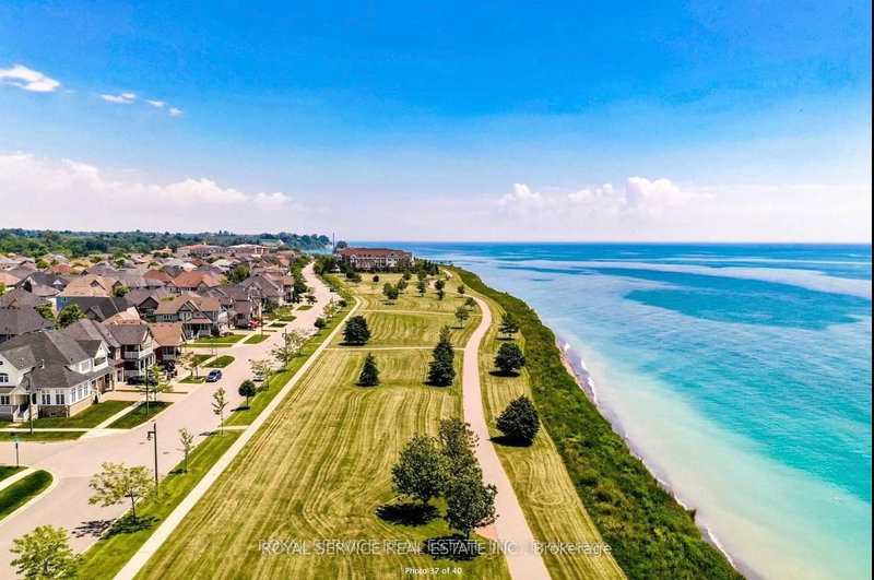 35 Alldread Cres, Clarington, L1B 0C2 | Image 2