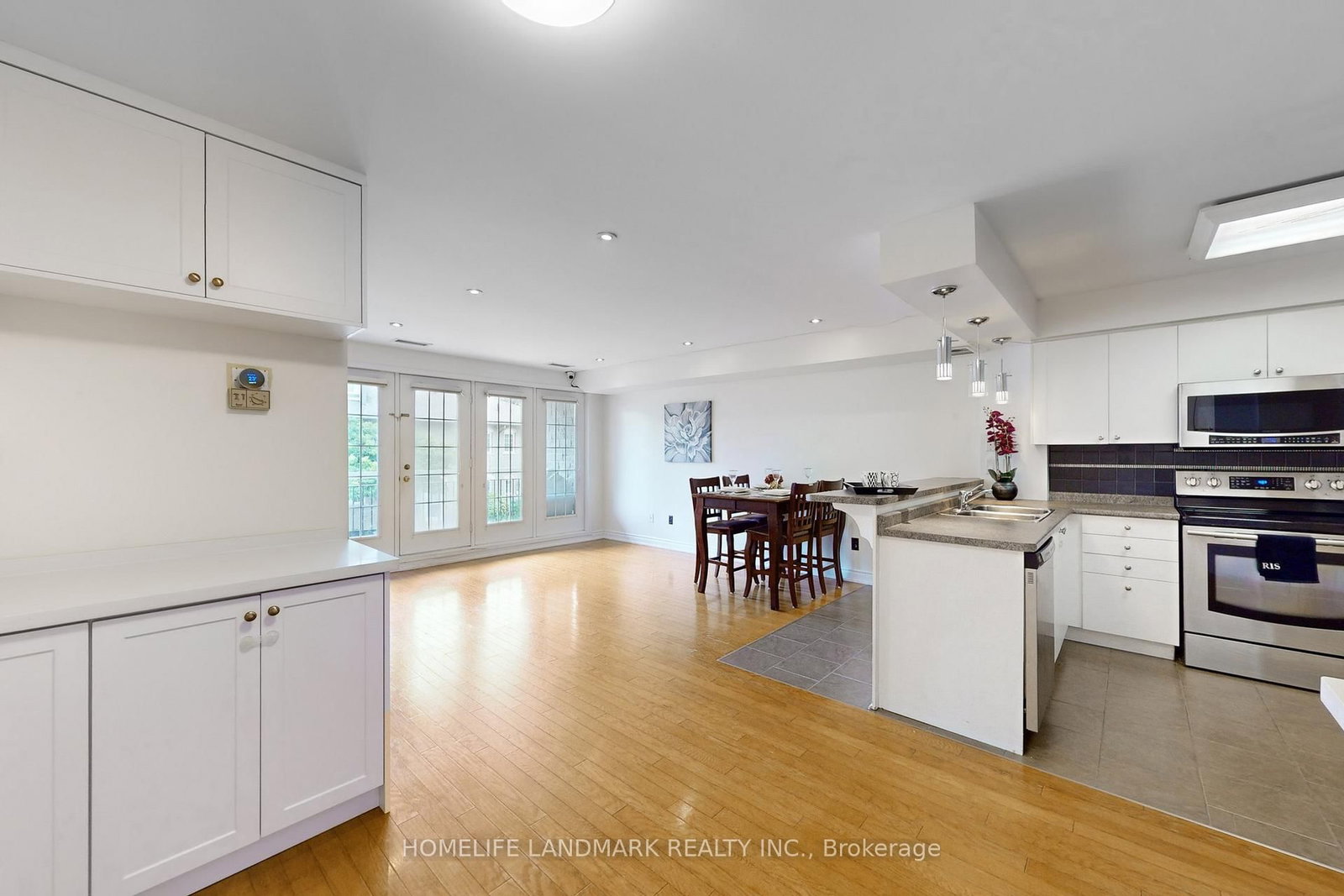 Listing Image 16