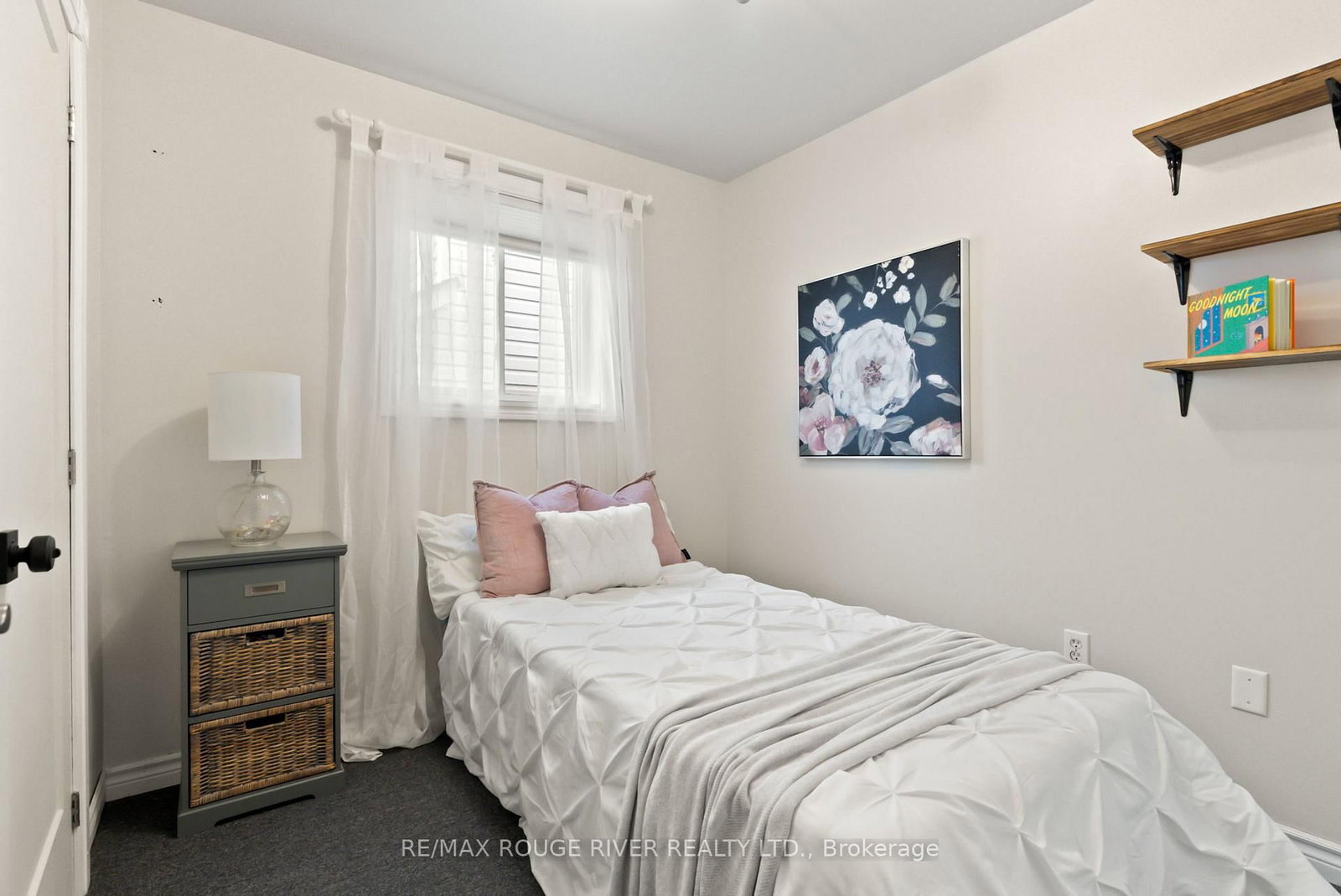 Listing Image 17