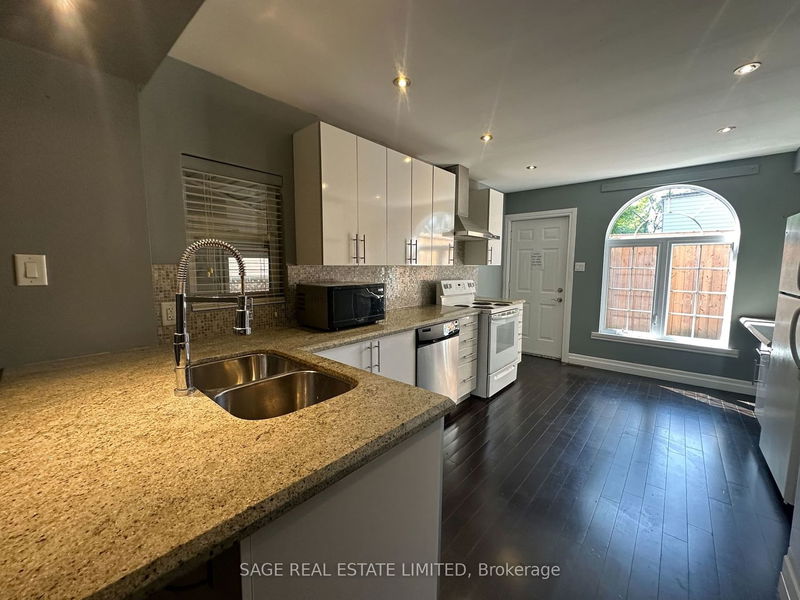 home for lease on Main fl-1531 Queen Street E