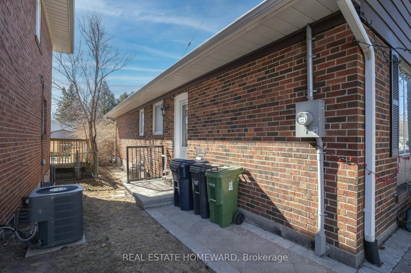 Lower - 4 Moorecroft Cres, Toronto, M1K 3V1 | Image 3