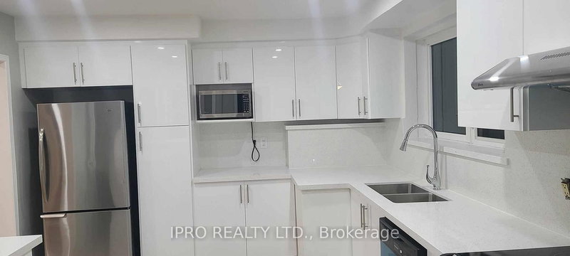 812 Kennedy Rd, Toronto, M1K 2E9 | Image 2