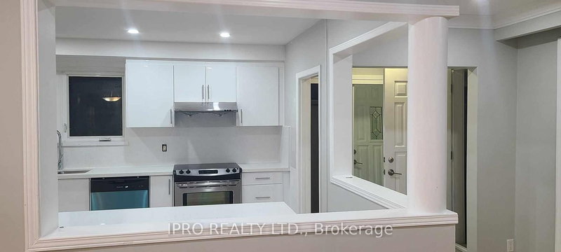 812 Kennedy Rd, Toronto, M1K 2E9 | Image 3