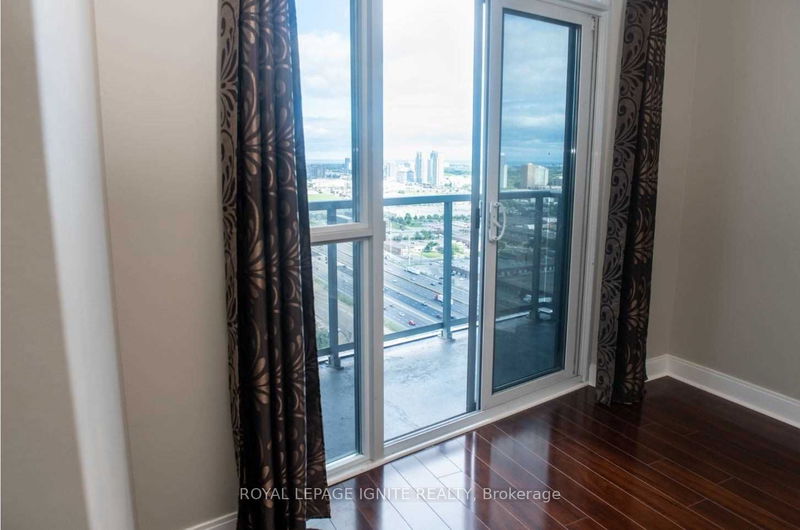 home for lease on 3611-125 Village Green Square