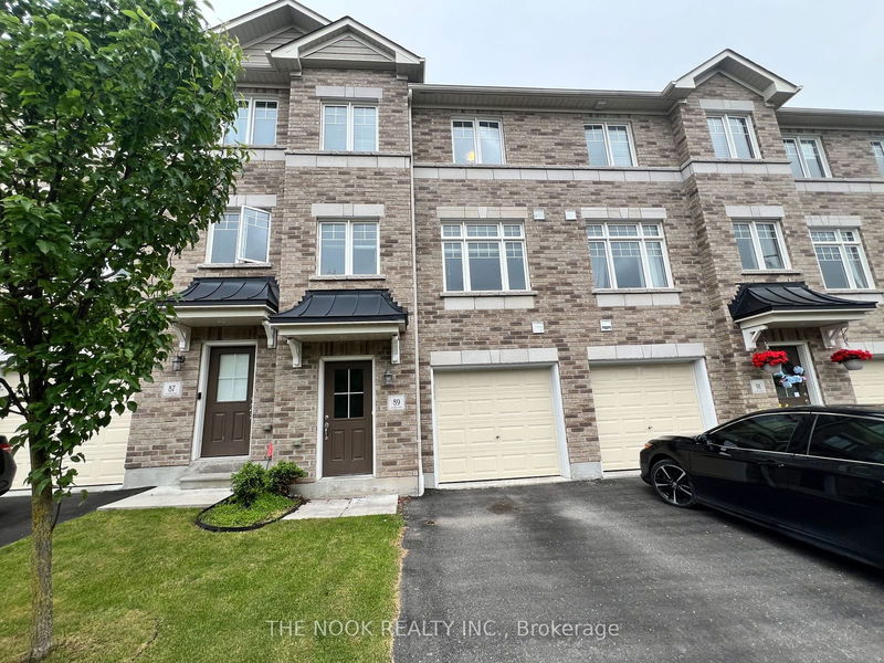 home for lease on 89 Markham Trail