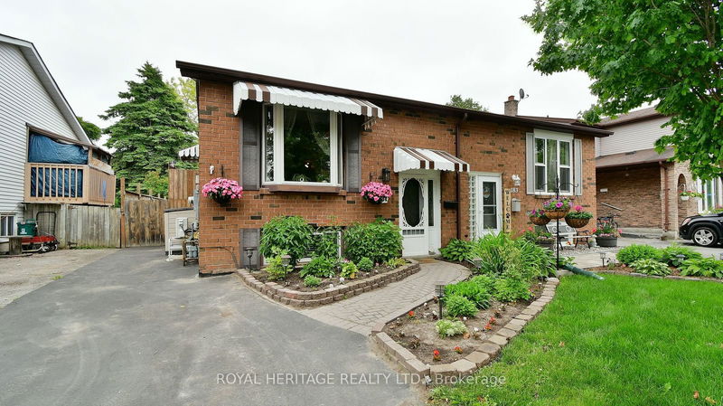 home for sale on 181 Londonderry Street N