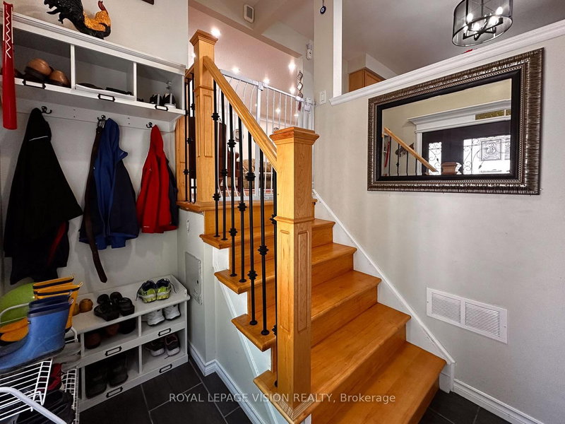 32 Goldring Dr, Whitby, L1P 1C1 | Image 3