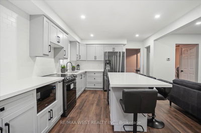 587 Creekview Circ, Pickering - West Shore image-0-2