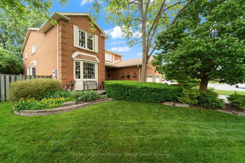 home for sale on 67 Farrow Crescent