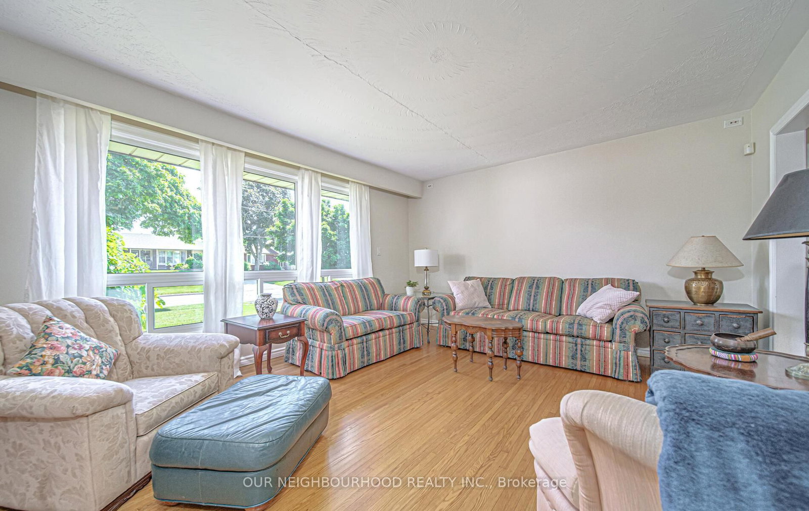 Listing Image 6