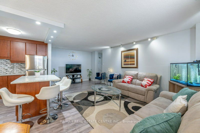  912 - 1950 Kennedy Rd  Toronto, M1P 4S9 | Image 13