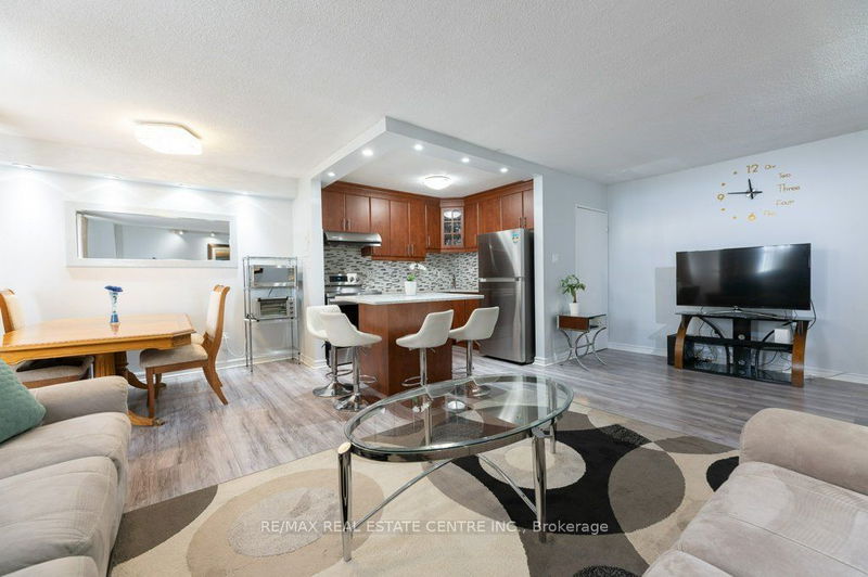  912 - 1950 Kennedy Rd  Toronto, M1P 4S9 | Image 21