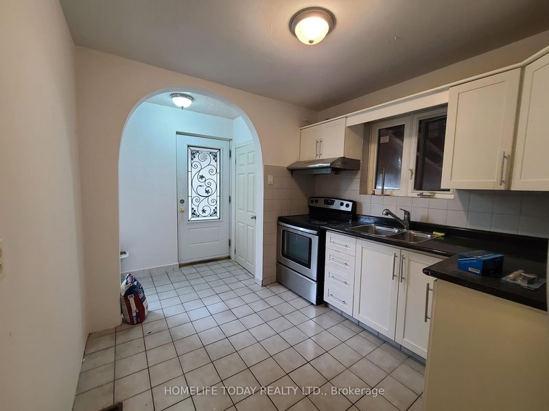 Main - 170 Magnolia Ave, Toronto, M1K 3K8 | Image 2