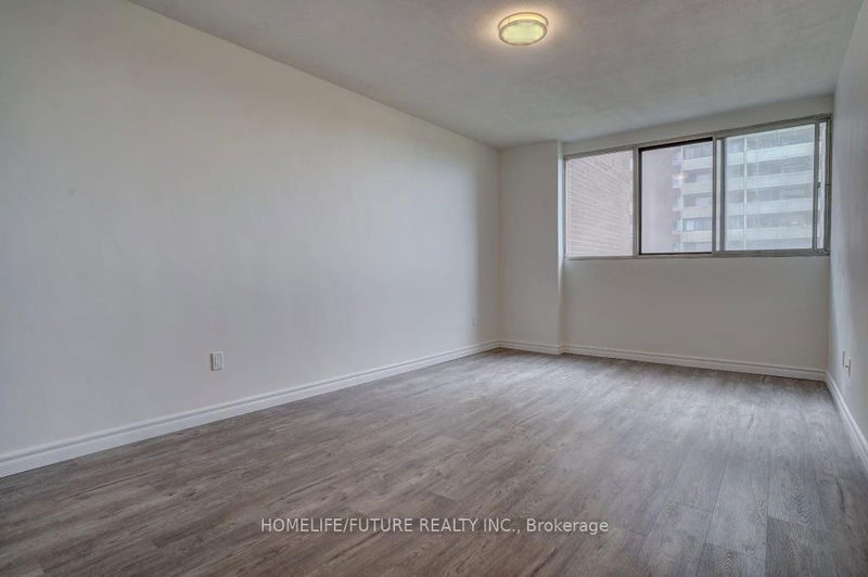  1406 - 3 Massey Sq  Toronto, M4C 5L5 | Image 7