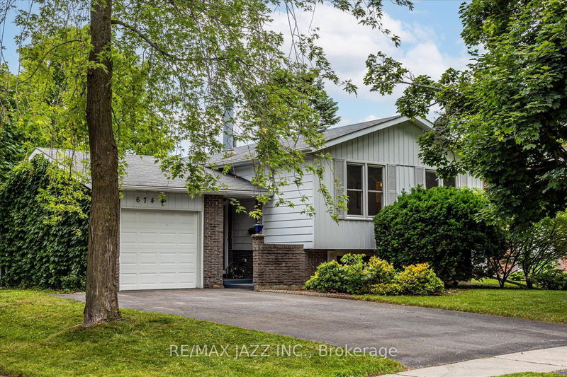 home for sale on 674 Waverly Street N