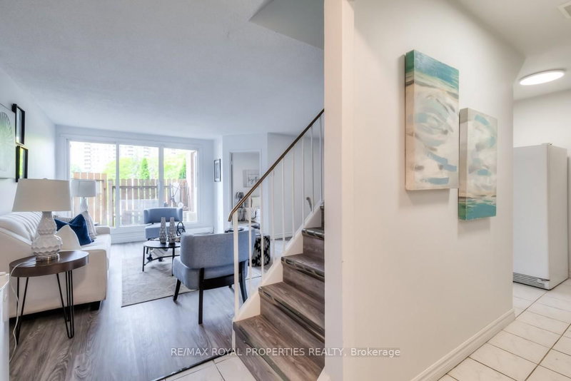 1097 - 100 Mornelle Crt, Toronto, M1E 4X2 | Image 3