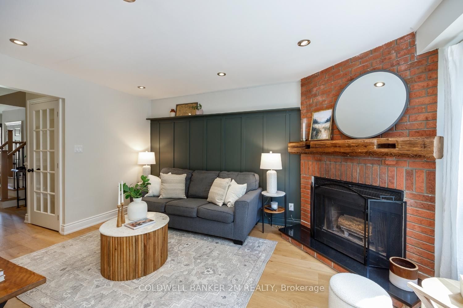 Listing Image 7