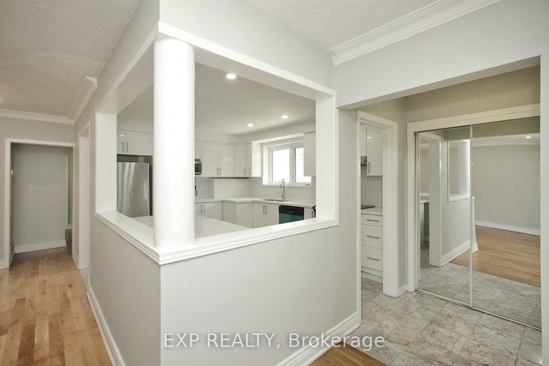 812 Kennedy Rd, Toronto, M1K 2C8 | Image 3