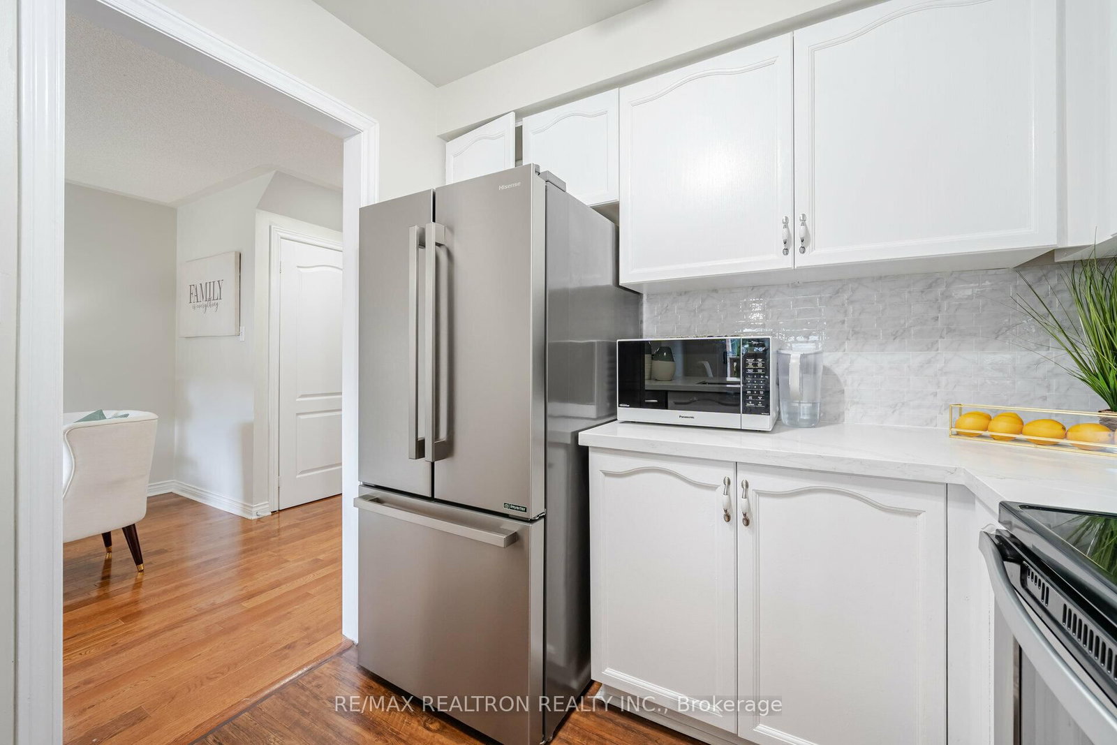 Listing Image 16