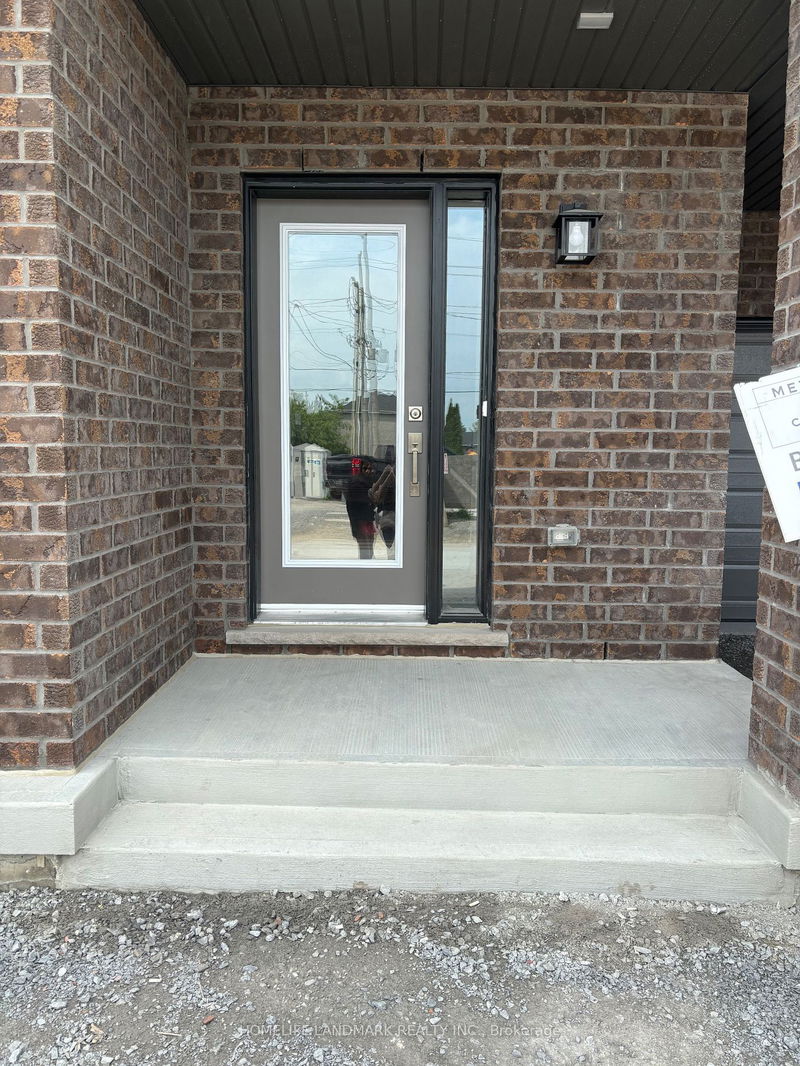home for lease on 103-1865 Pickering Pkwy