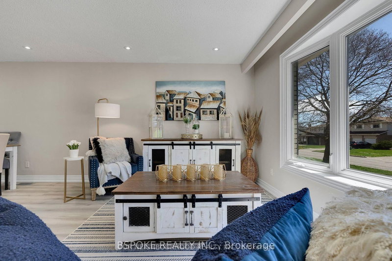 36 Spry Ave, Clarington, L1C 3T5 | Image 3