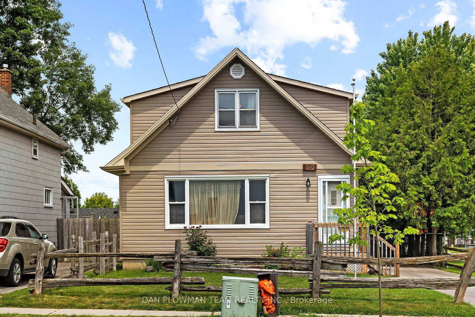 Listing photo 2