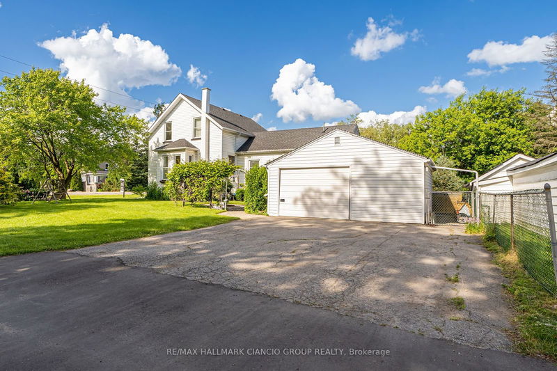 home for sale on 1733 Central Street