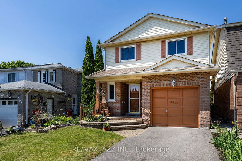 home for sale on 802 Bennett Crescent