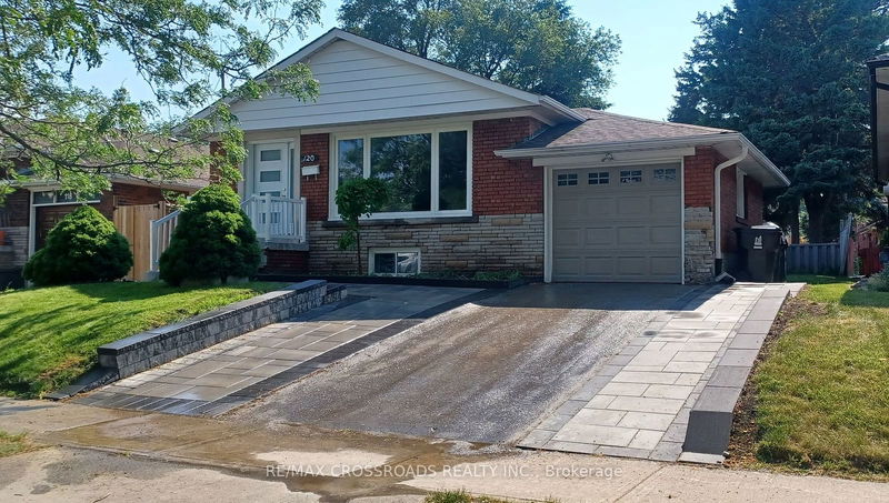 home for lease on 120 Hiscock Boulevard