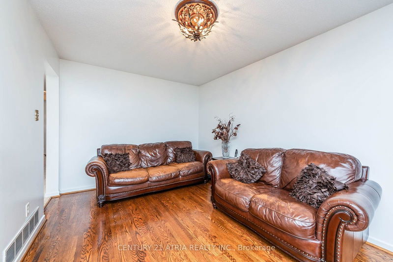 30 Houndtrail Dr  Toronto, M1C 4C4 | Image 15