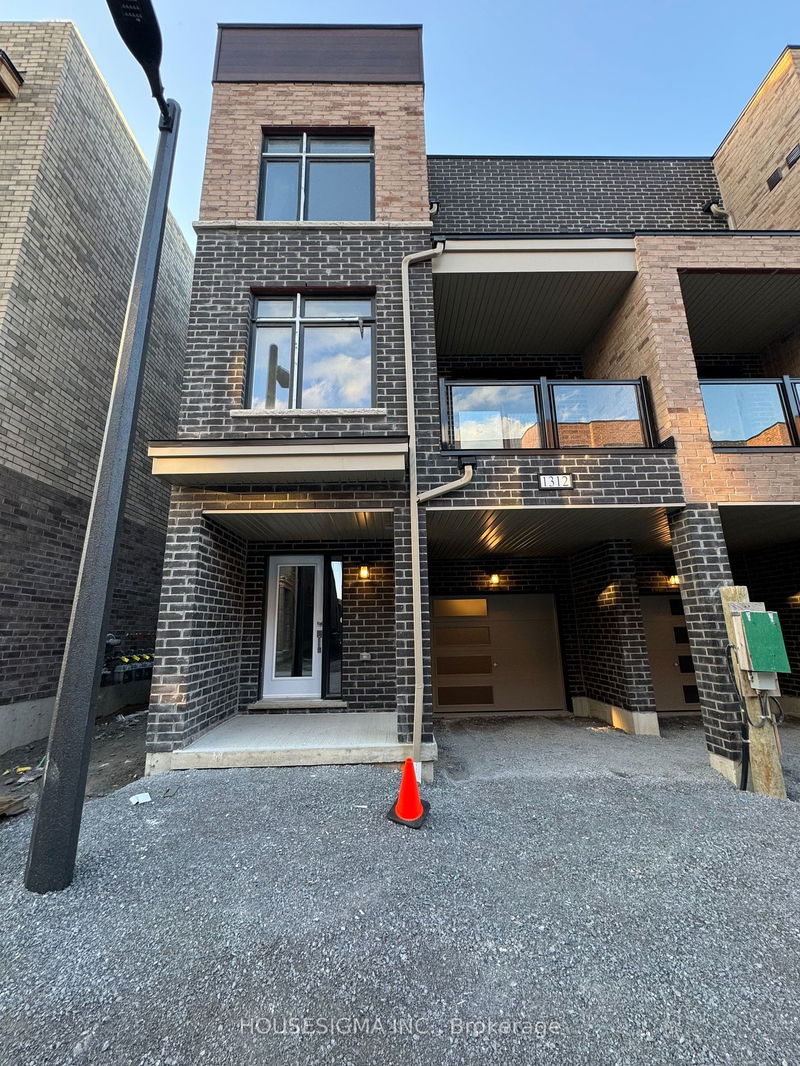 home for lease on 1312-1865 Pickering Pkwy S