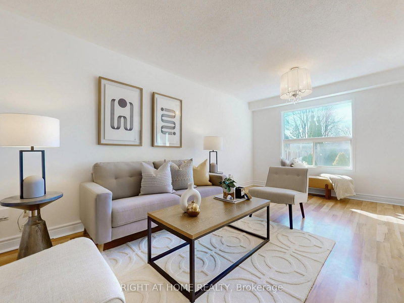 112 Creekwood Cres, Whitby, L1R 2K4 | Image 2