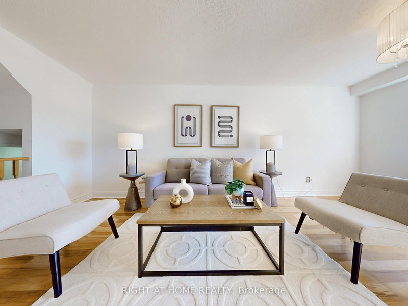 112 Creekwood Cres, Whitby, L1R 2K4 | Image 3