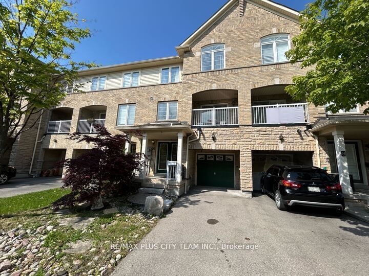 home for lease on 10 Cullcastle Street W