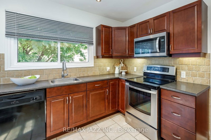 265 Clarke St, Oshawa, L1H 5G4 | Image 3