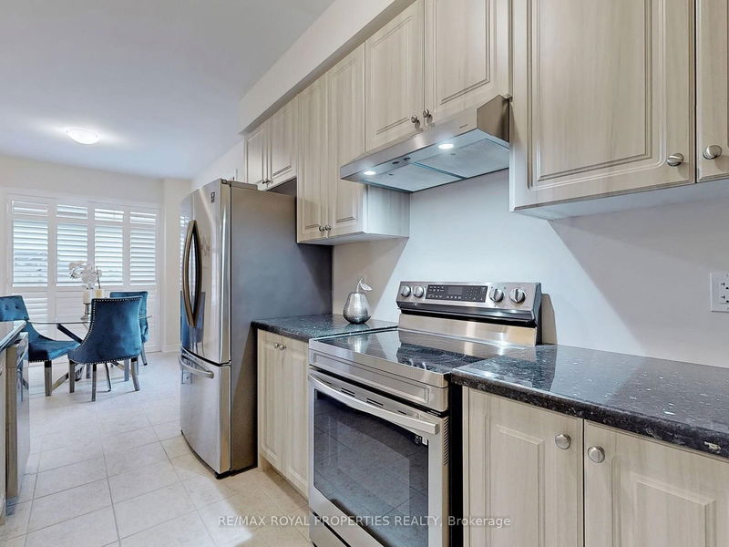 2433 Florentine Pl  Pickering, L1X 0H2 | Image 11